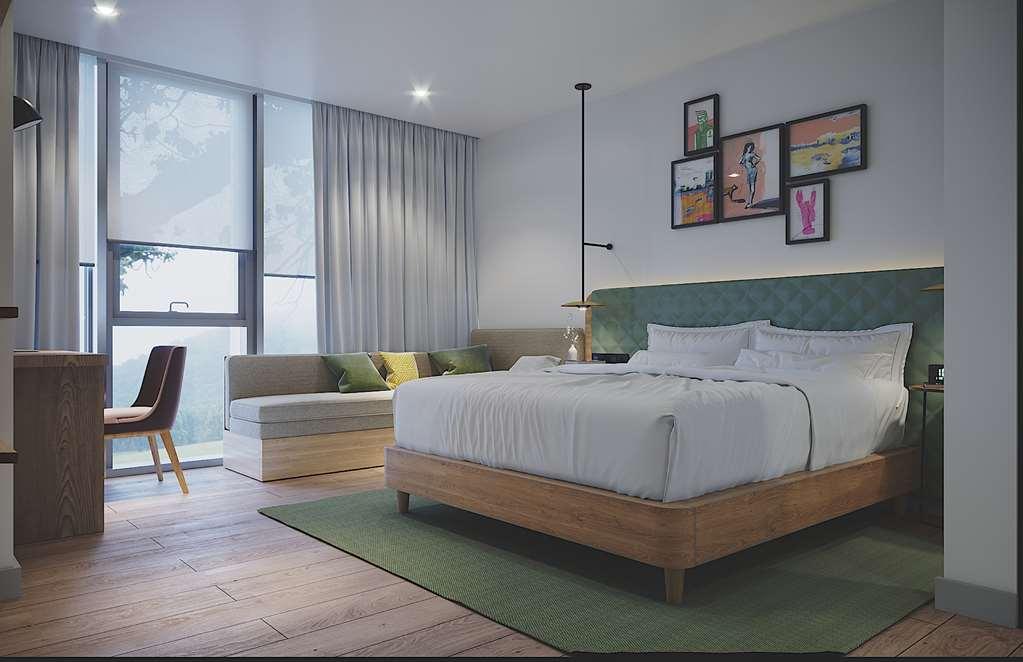 Hilton Garden Riverview Hotel 4*